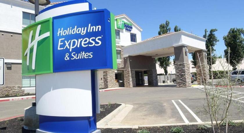 Holiday Inn Express & Suites Brentwood Luaran gambar